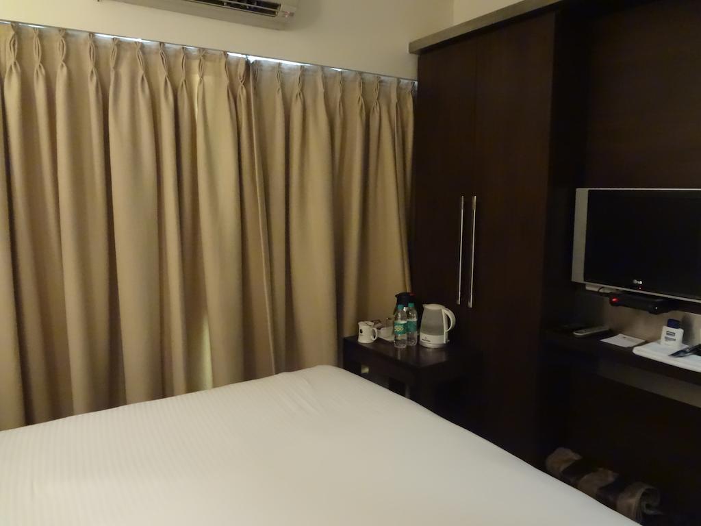 Hotel Suba Galaxy Mumbai Exterior foto