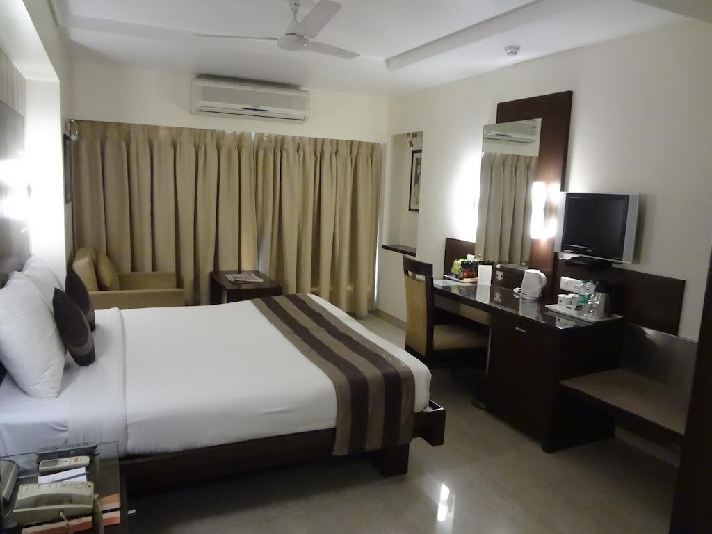 Hotel Suba Galaxy Mumbai Exterior foto